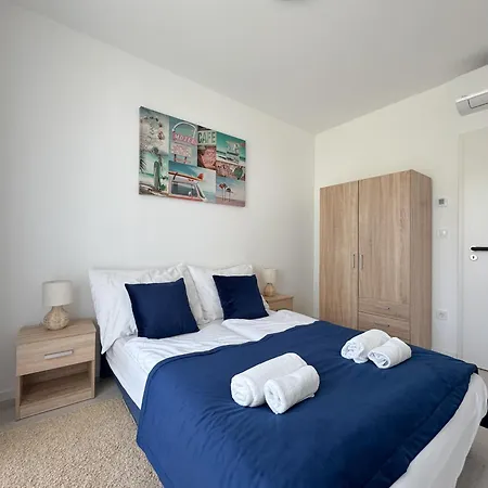 Silverbay Garden Apartment