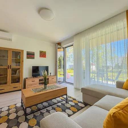 Silverbay Garden Apartment