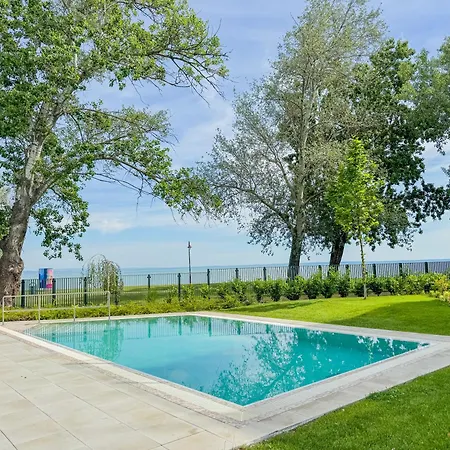 Silverbay Garden Apartment